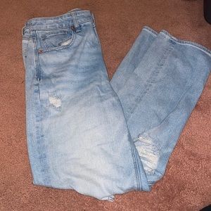 Women’s mom jeans, American Eagle, size 8, great condition!